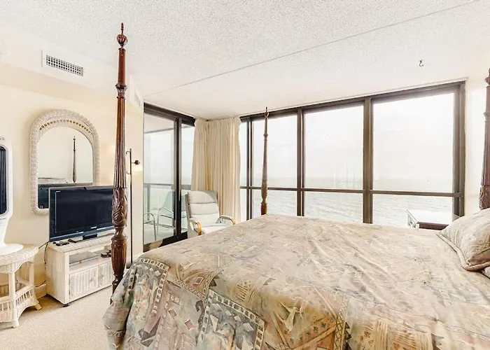 Elegant Beachfront With Balcony Washer & Dryer Ac Pools Sauna & Gym Holiday home
