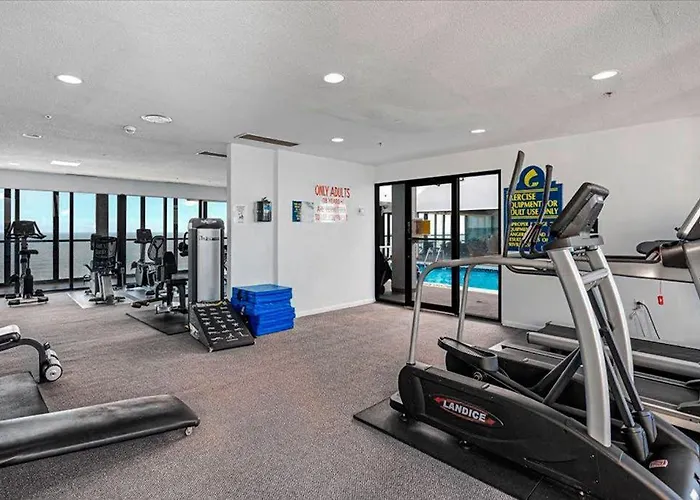 Holiday home Elegant Beachfront With Balcony Washer & Dryer Ac Pools Sauna & Gym