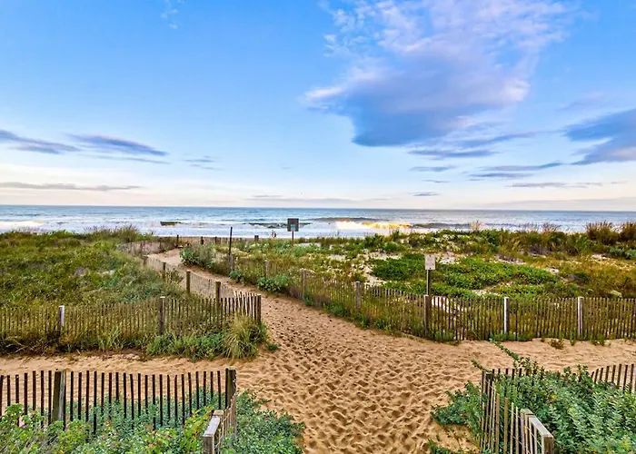 Elegant Beachfront With Balcony Washer & Dryer Ac Pools Sauna & Gym Holiday home *
