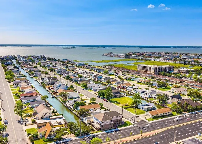 Holiday home Elegant Beachfront With Balcony Washer & Dryer Ac Pools Sauna & Gym Ocean City