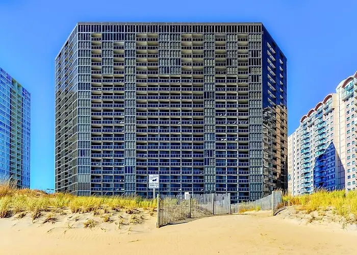 Holiday home Elegant Beachfront With Balcony Washer & Dryer Ac Pools Sauna & Gym Ocean City